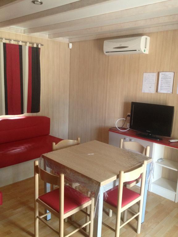 Camping Residence Chalet La Pomposa Terrazzoni Bonifacio  Chambre photo