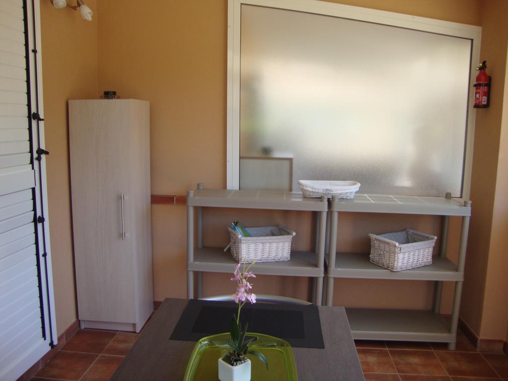 Camping Residence Chalet La Pomposa Terrazzoni Bonifacio  Chambre photo